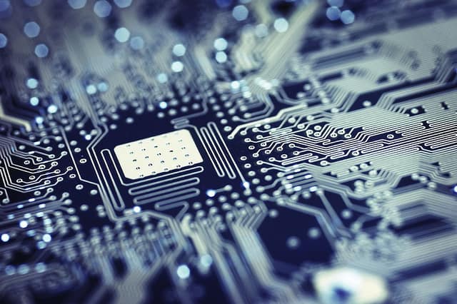 The Insane Benefits Of Using Technology In Your Business - 1