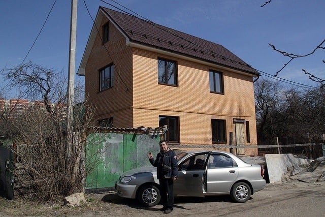 3 Signs You Should Lower the Asking Price on Your House - 2
