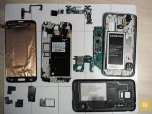 Galxy s5 fully dissasembled - 3