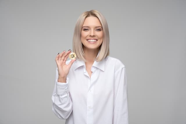 Buying Bitcoins: Centralized vs. Peer-to-Peer Marketplaces - 1