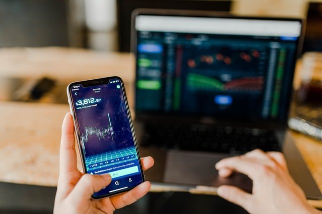 What’s the difference between exchange and over-the-counter markets? - 1