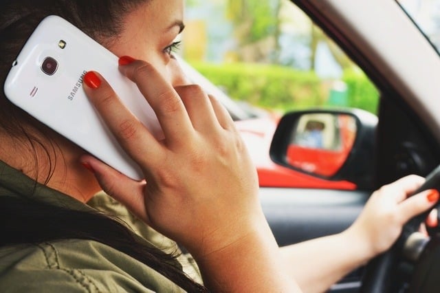 person-woman-smartphone-car-2
