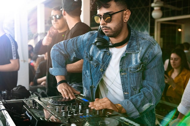 Essential Tips for Selecting DJ Equipment - 2