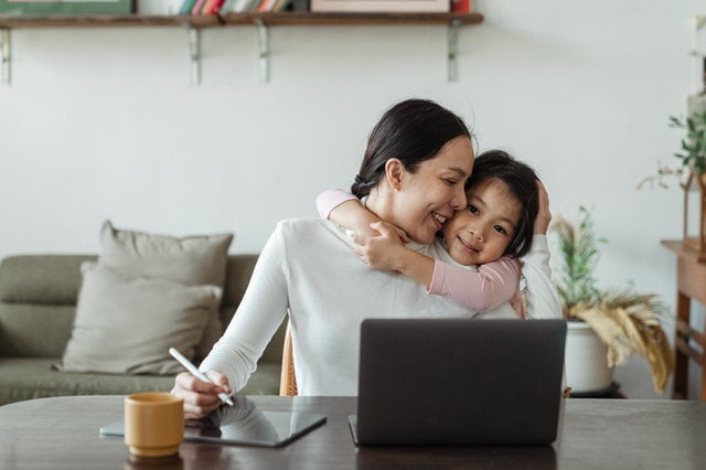 7 Ways to Help Your Kids Develop a Healthy Relationship With Technology - 1