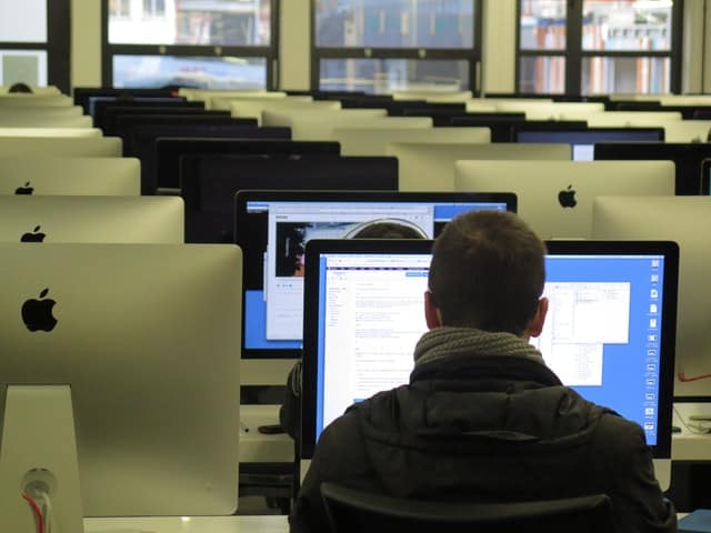 How Technology Is Transforming Modern Education - 1