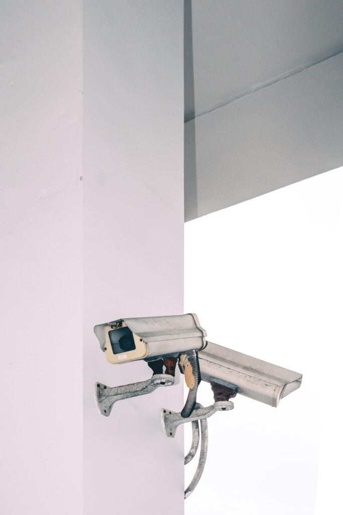 Facial Recognition: Balancing Security and Privacy in Biometric Tech - 2