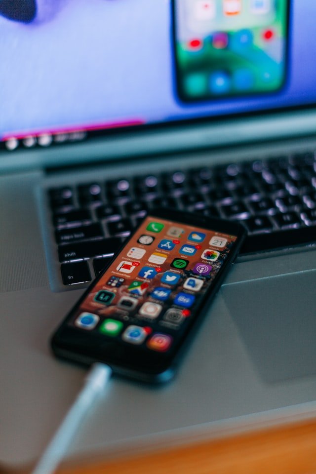 2 Ways Which Pro Athletes Benefit Greatly From Social Media - 2