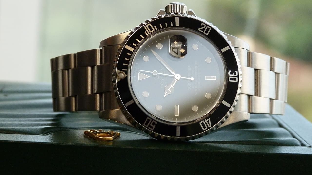 Buying Guide for the Rolex Submariner - 1